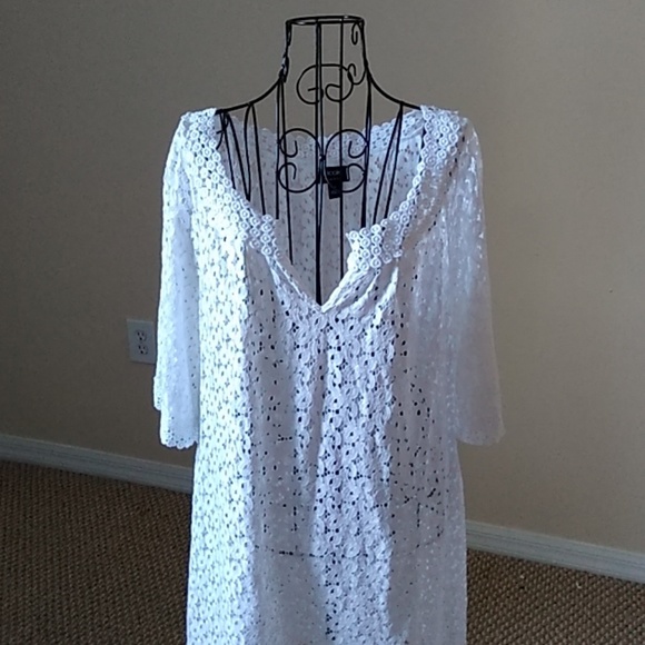 Dress - Picture 3 of 3